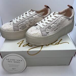 42 Gold Glee Lace Platform Sneaker, Women's Size 8.5